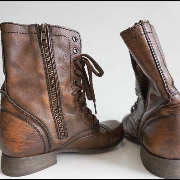 Lightly worn Steve Madden combat boots! - Picture 5 of 7